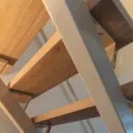 detail onderkant bloktrede landhuis eiken