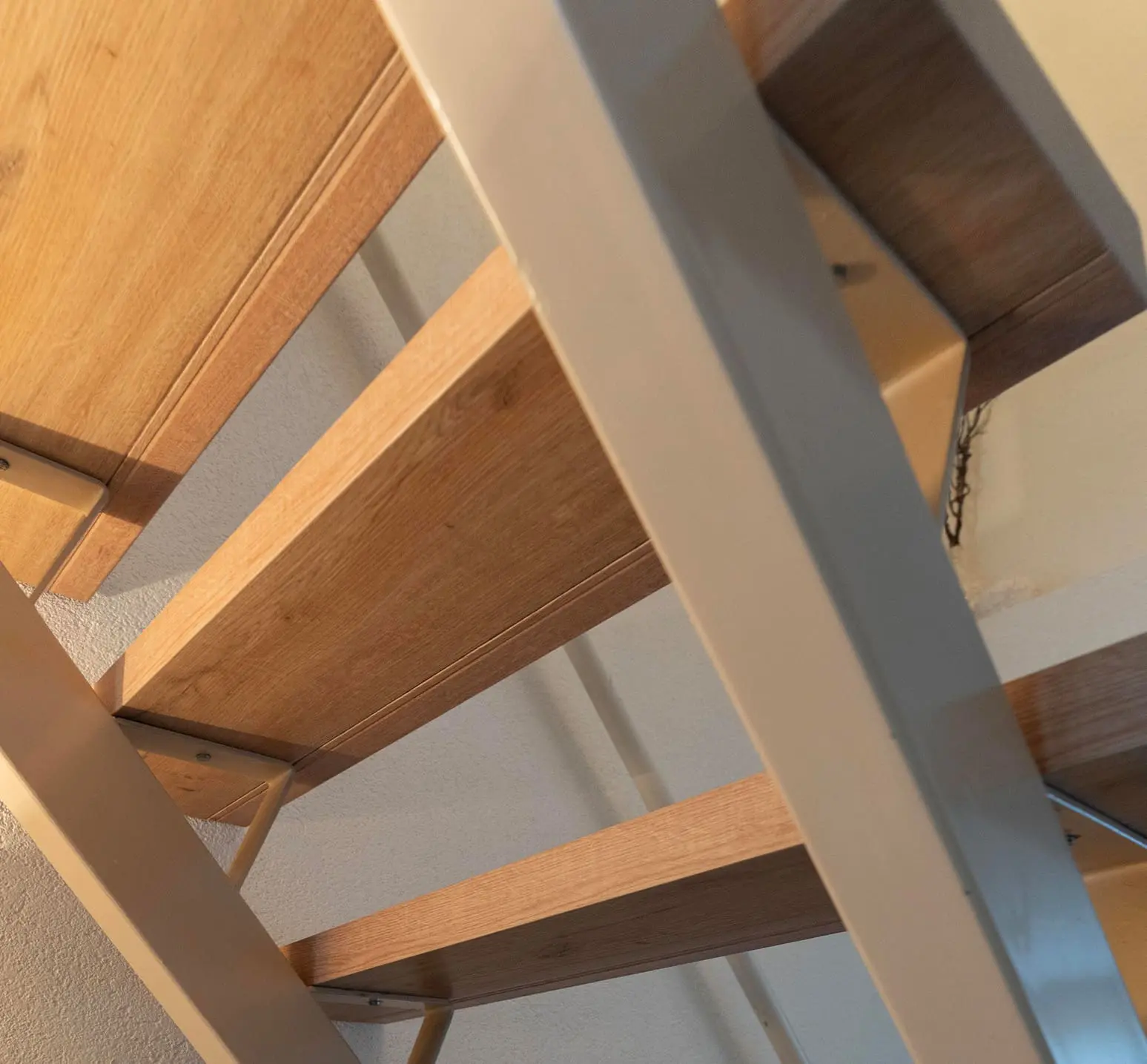 detail onderkant bloktrede landhuis eiken