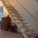 volledige trap in beeld met bloktredes decor landhuis eiken