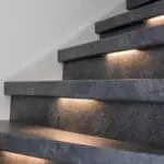 dichte-traprenovatie-verlichting-mustang-ingezoomd