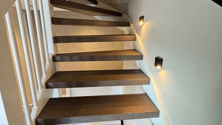 open trap gerenoveerd met decor leatherlook
